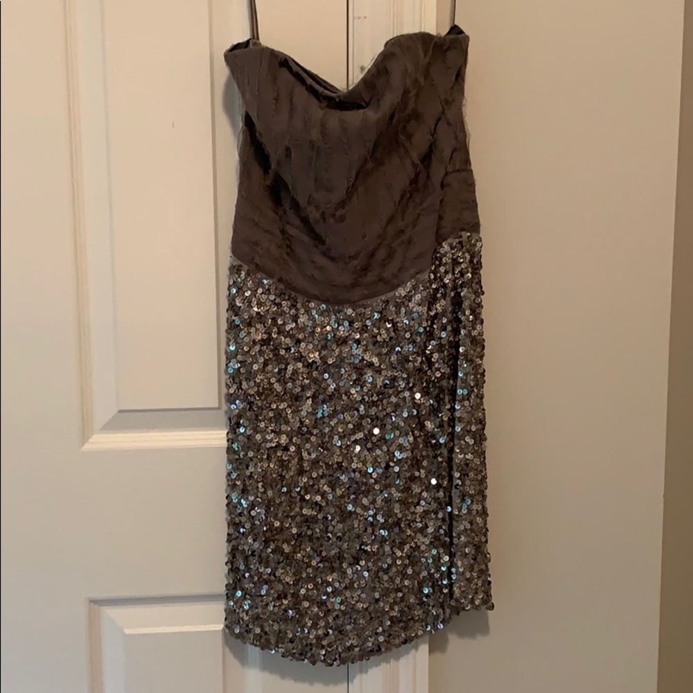 Alice + Olivia size 4 Strapless Sequin dress